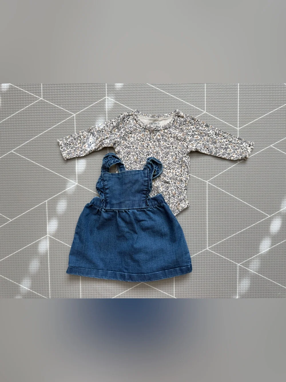 Carter's|Baby girl matching set-Denim Pinafore overalls w ditsy Floral onesie•••